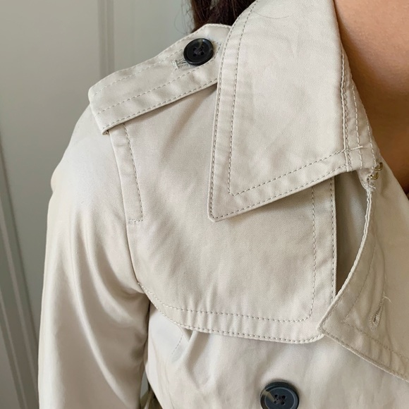 Banana Republic Trench Coat - Picture 7 of 9